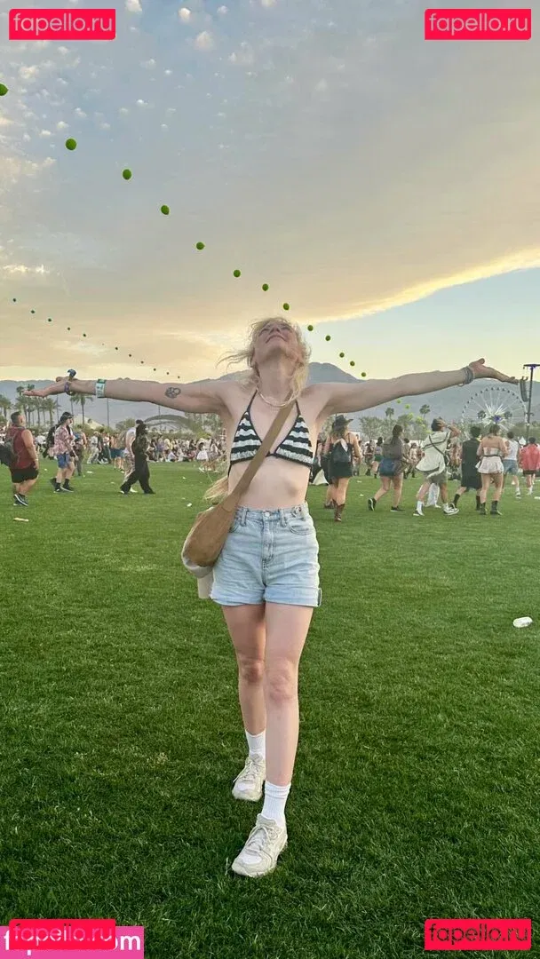 Emily Kinney Onlyfans Photo Gallery 