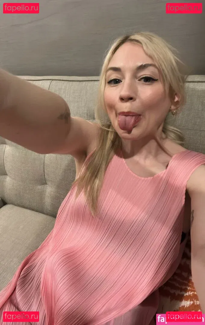 Emily Kinney Onlyfans Photo Gallery 