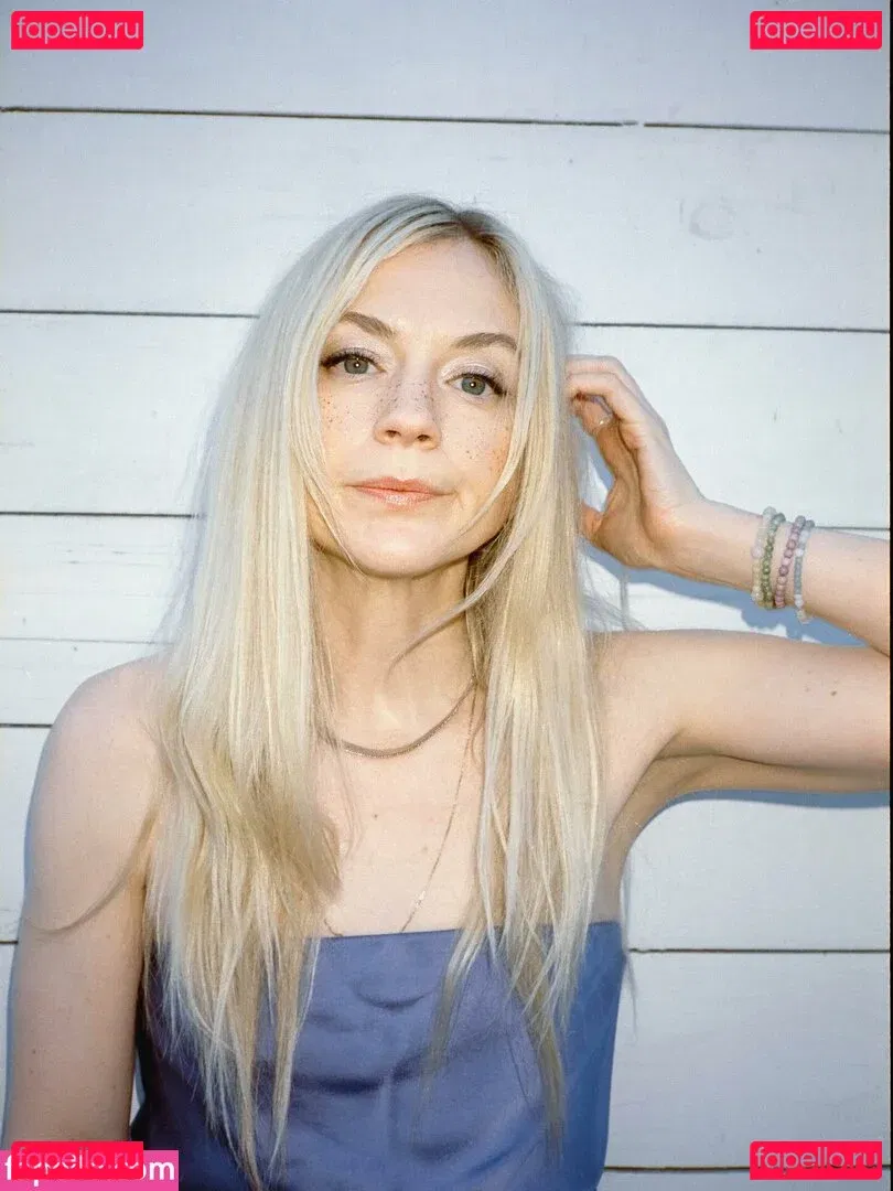 Emily Kinney Onlyfans Photo Gallery 