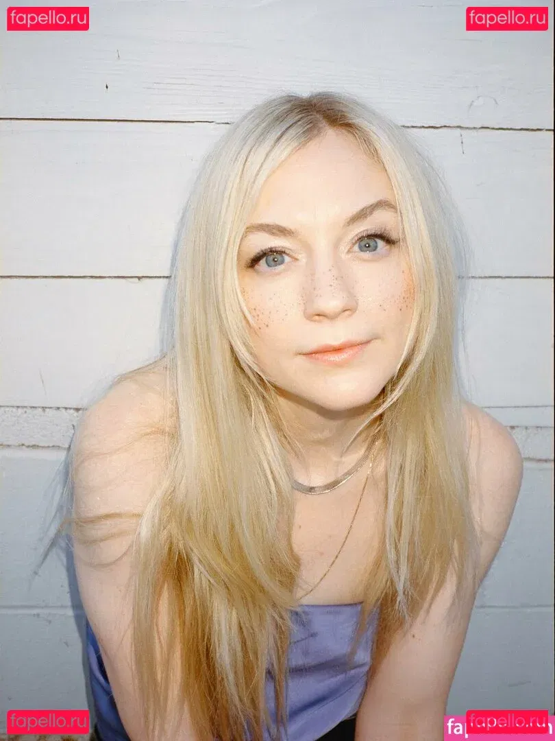 Emily Kinney Onlyfans Photo Gallery 