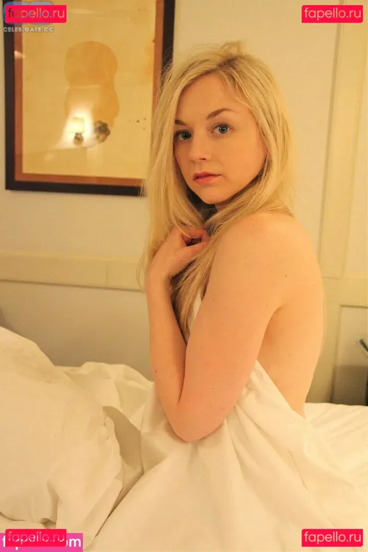 Emily Kinney Onlyfans Photo Gallery 