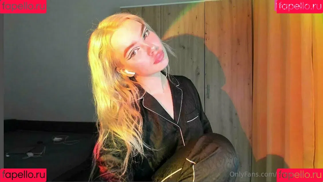 linda_goth Onlyfans Photo Gallery 