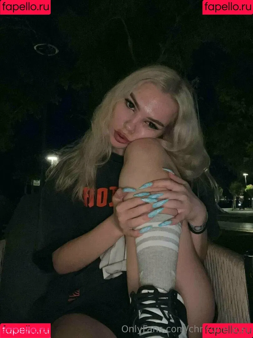 linda_goth Onlyfans Photo Gallery 