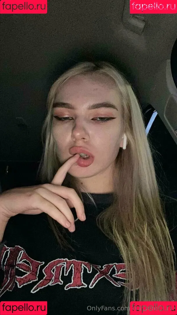 linda_goth Onlyfans Photo Gallery 
