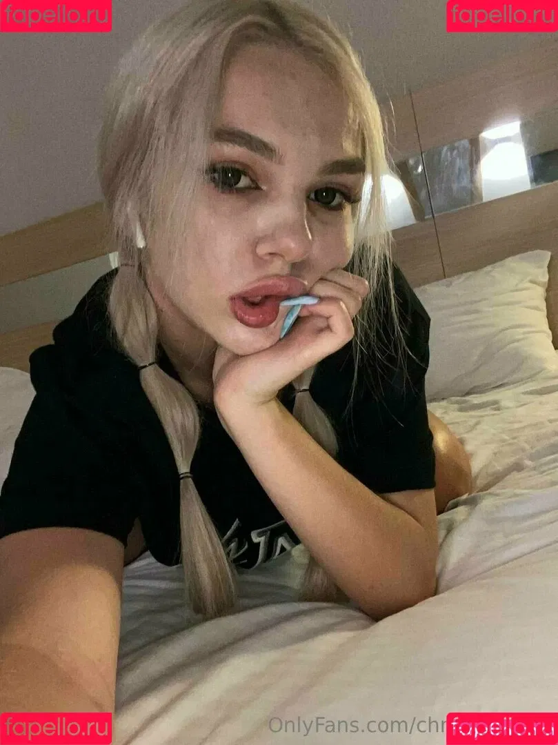 linda_goth Onlyfans Photo Gallery 