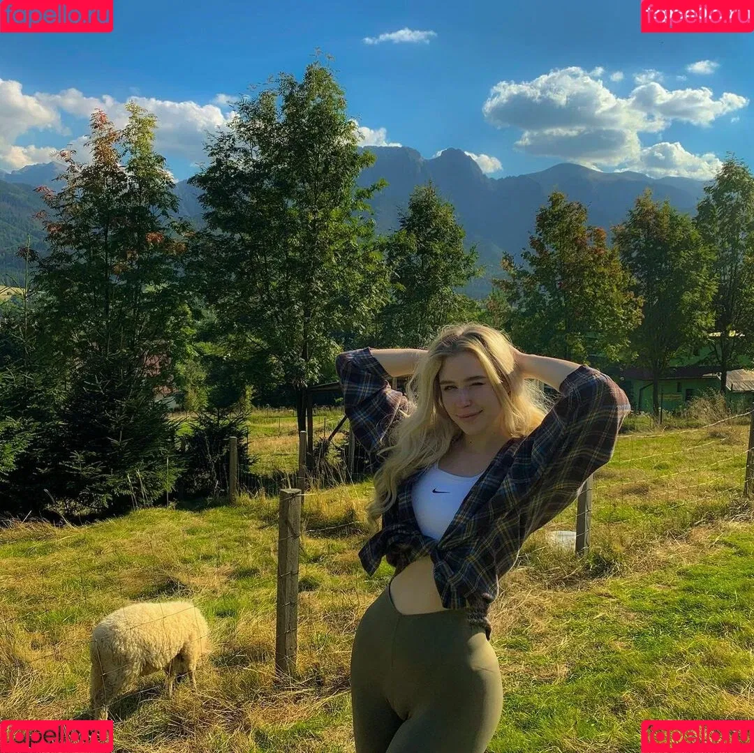 Nikki Beiar Onlyfans Photo Gallery 