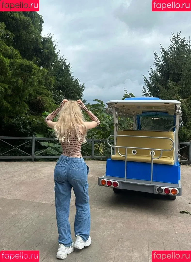 Nikki Beiar Onlyfans Photo Gallery 