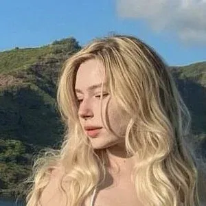 Nikki Beiar Onlyfans Photo Gallery 