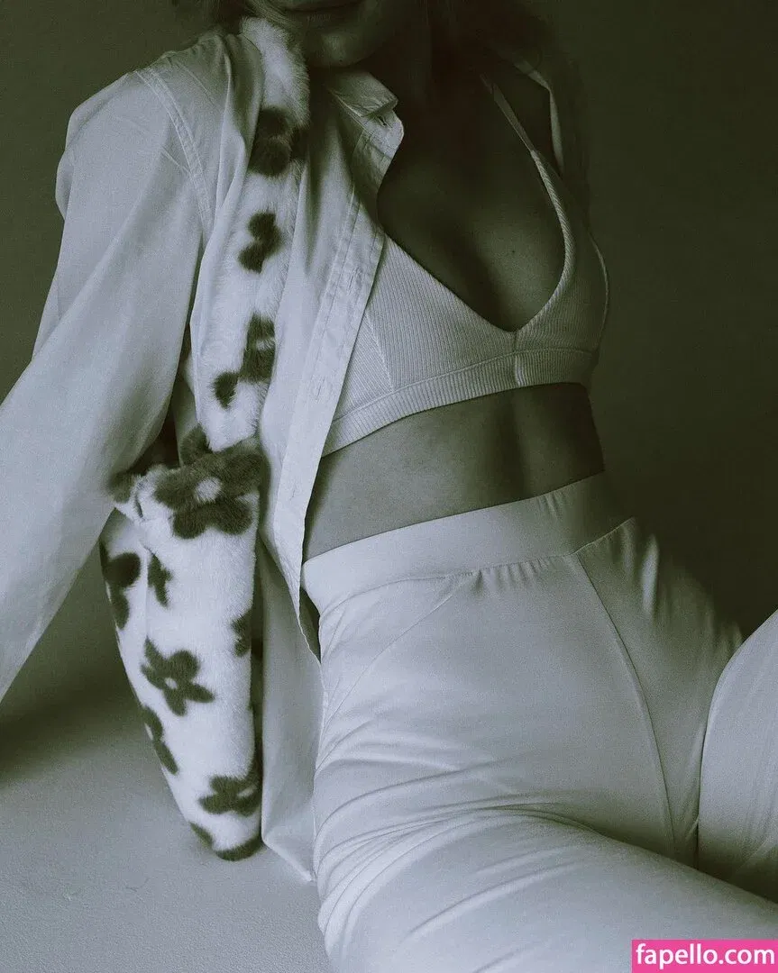 Nikki Beiar Onlyfans Photo Gallery 