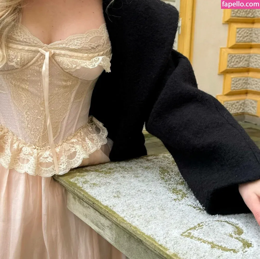 Nikki Beiar Onlyfans Photo Gallery 