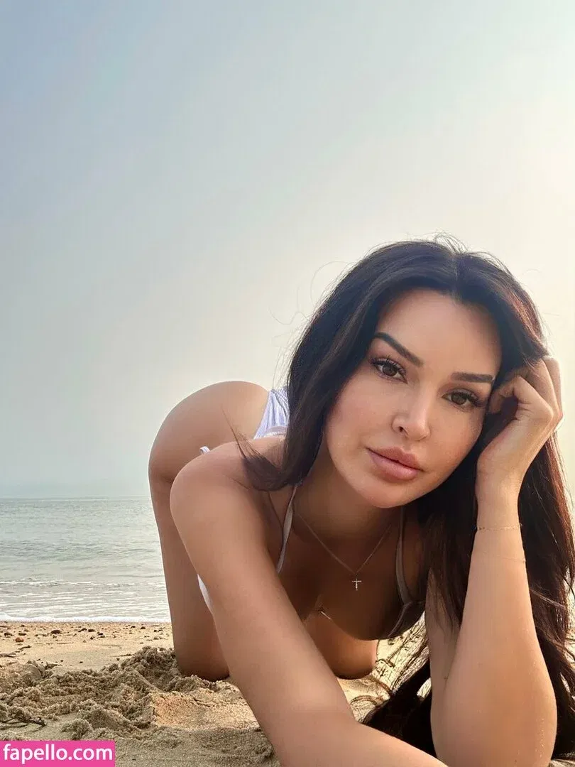 Hustle With Ann Onlyfans Photo Gallery 