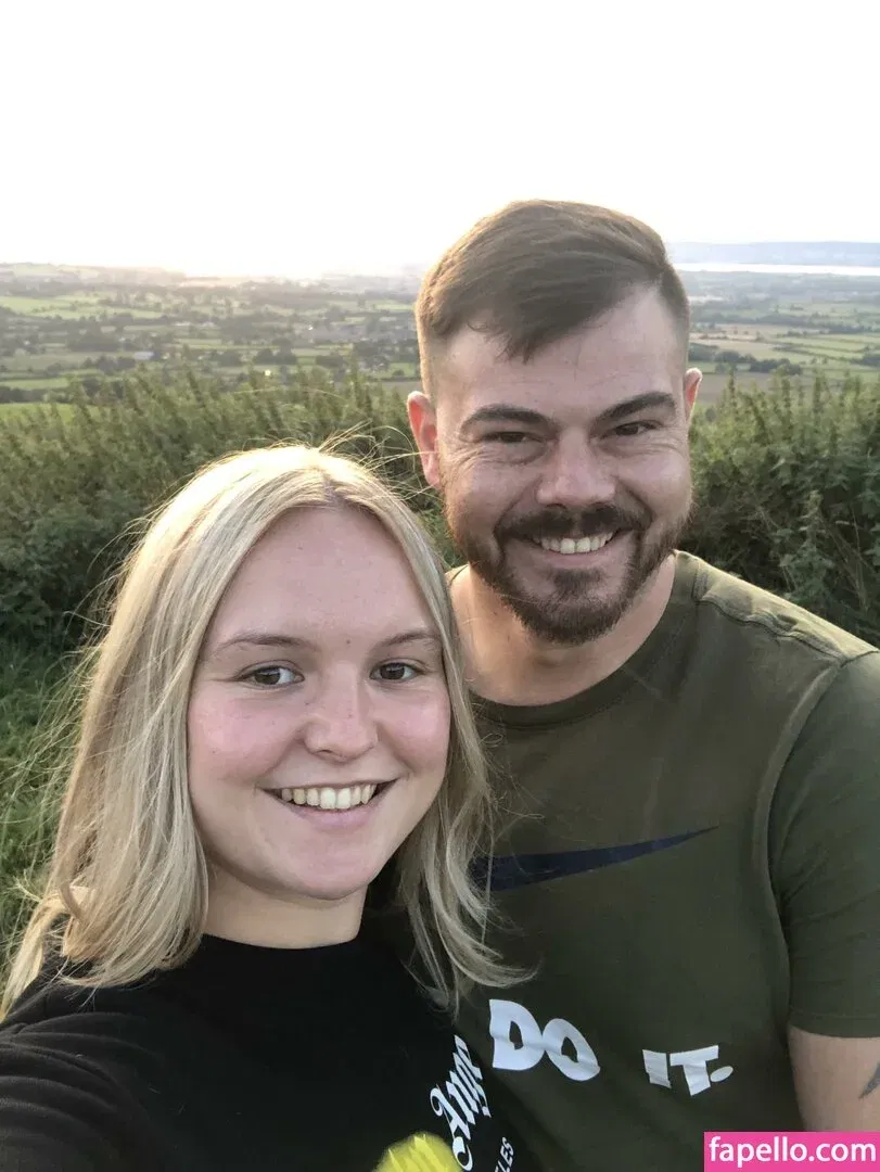 Couplenaughty2 Onlyfans Photo Gallery 