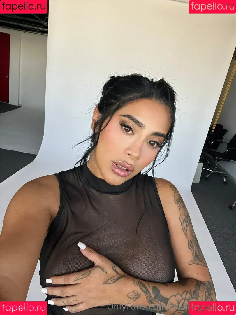 Kim Shantal Onlyfans Photo Gallery 