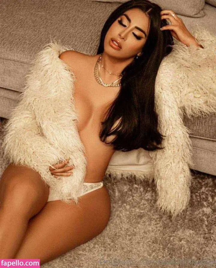 Kim Shantal Onlyfans Photo Gallery 