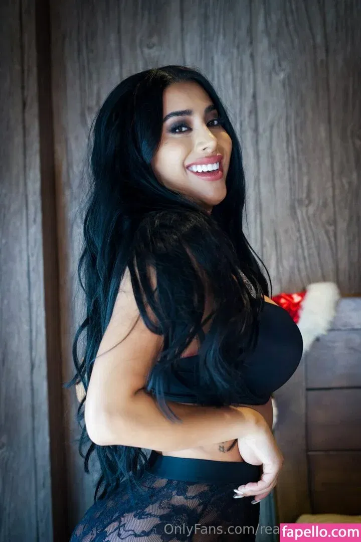 Kim Shantal Onlyfans Photo Gallery 