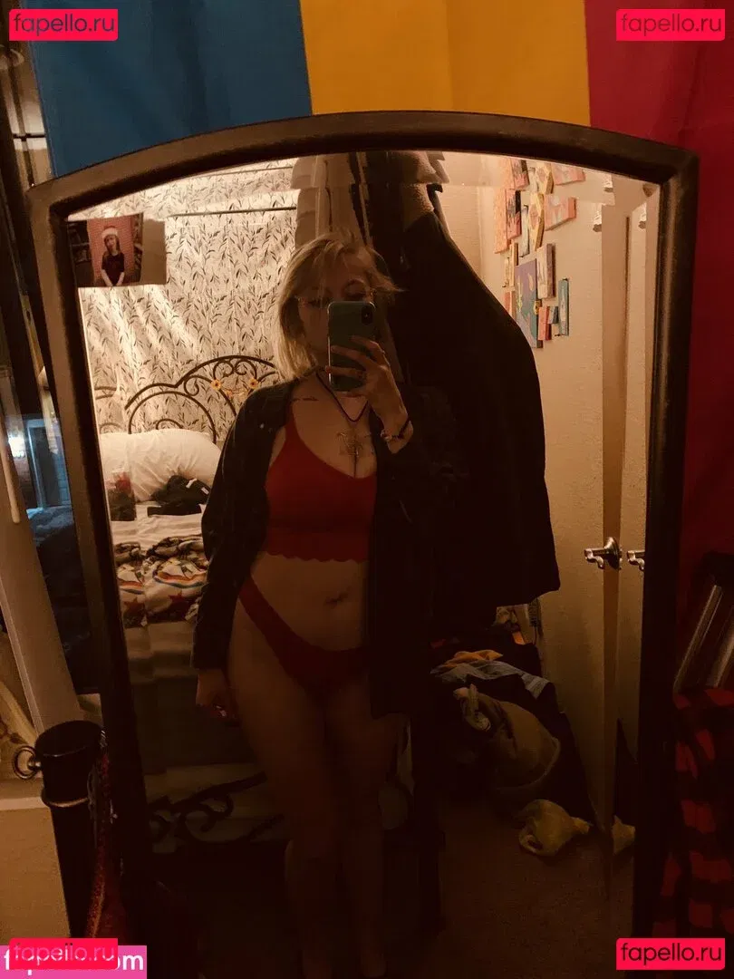 Curthobain Onlyfans Photo Gallery 