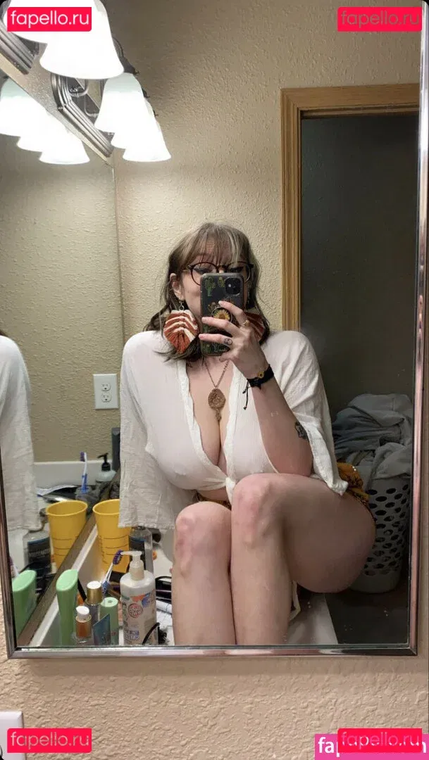 Curthobain Onlyfans Photo Gallery 