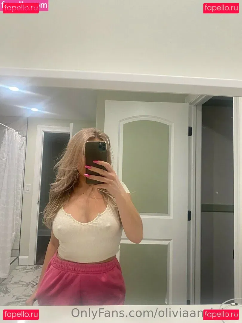 oliviaanzivine Onlyfans Photo Gallery 