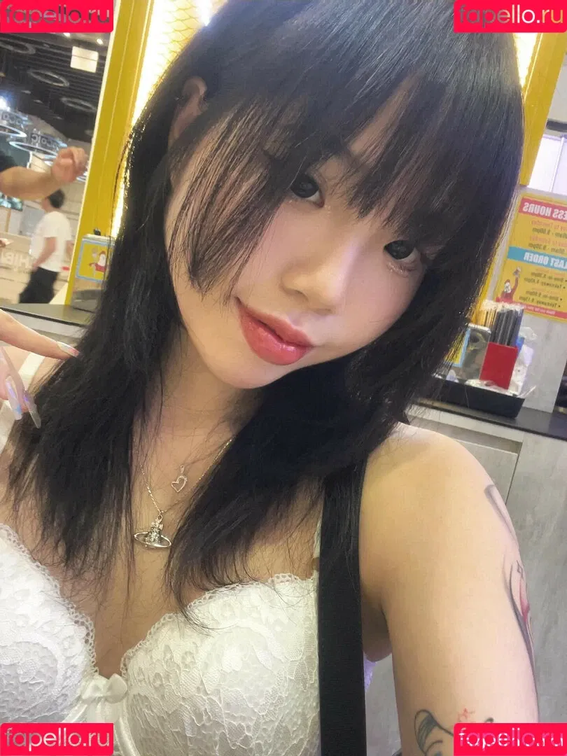 holo.saxual Onlyfans Photo Gallery 