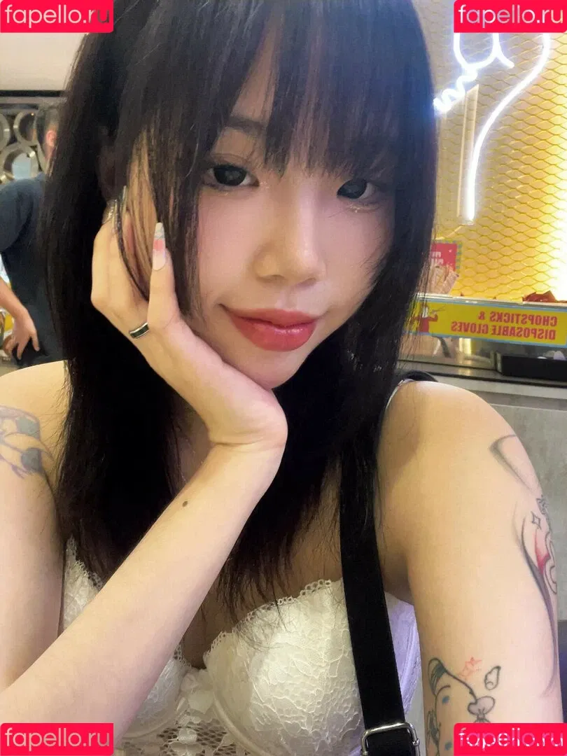 holo.saxual Onlyfans Photo Gallery 