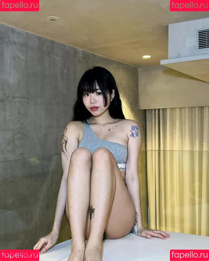 holo.saxual Onlyfans Photo Gallery 