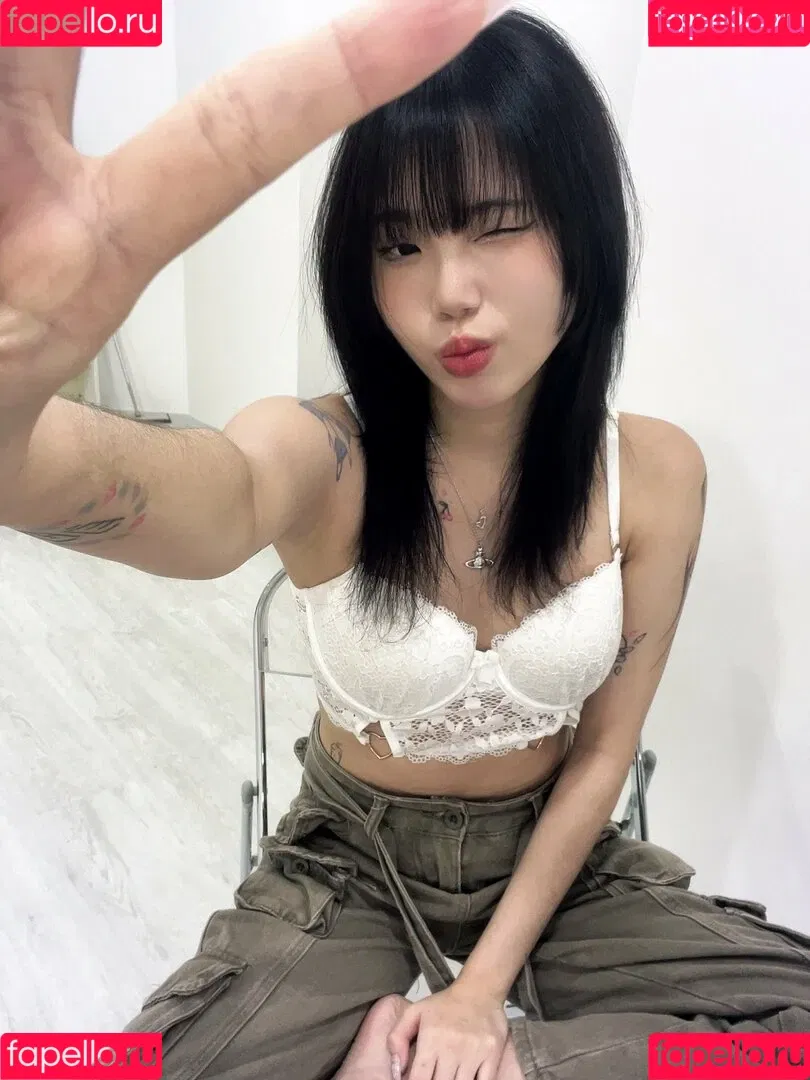 holo.saxual Onlyfans Photo Gallery 