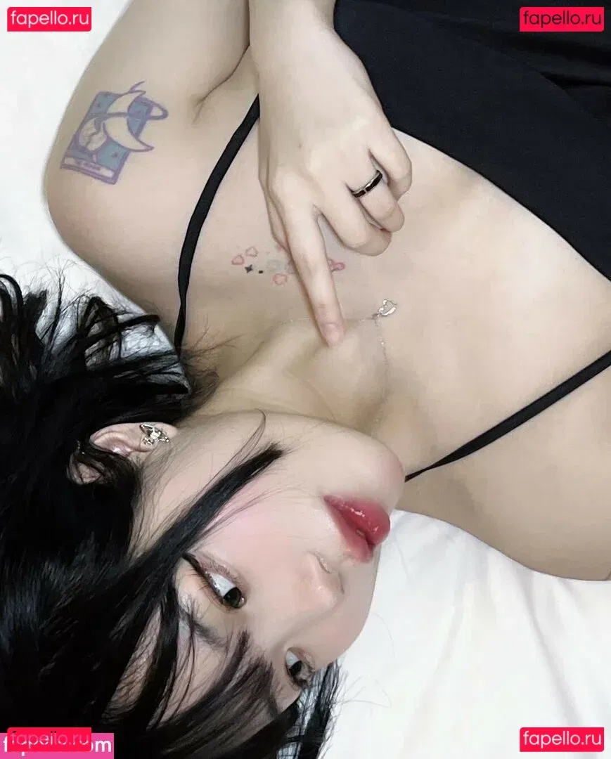 holo.saxual Onlyfans Photo Gallery 