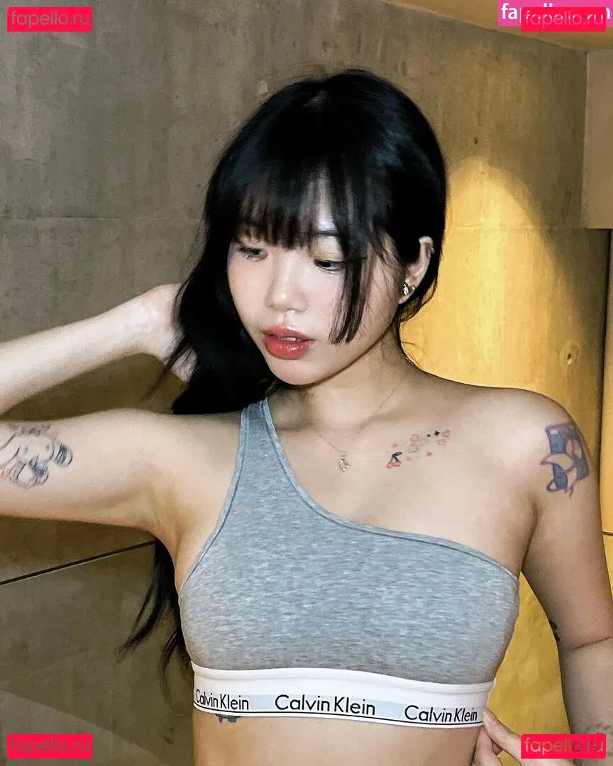 holo.saxual Onlyfans Photo Gallery 