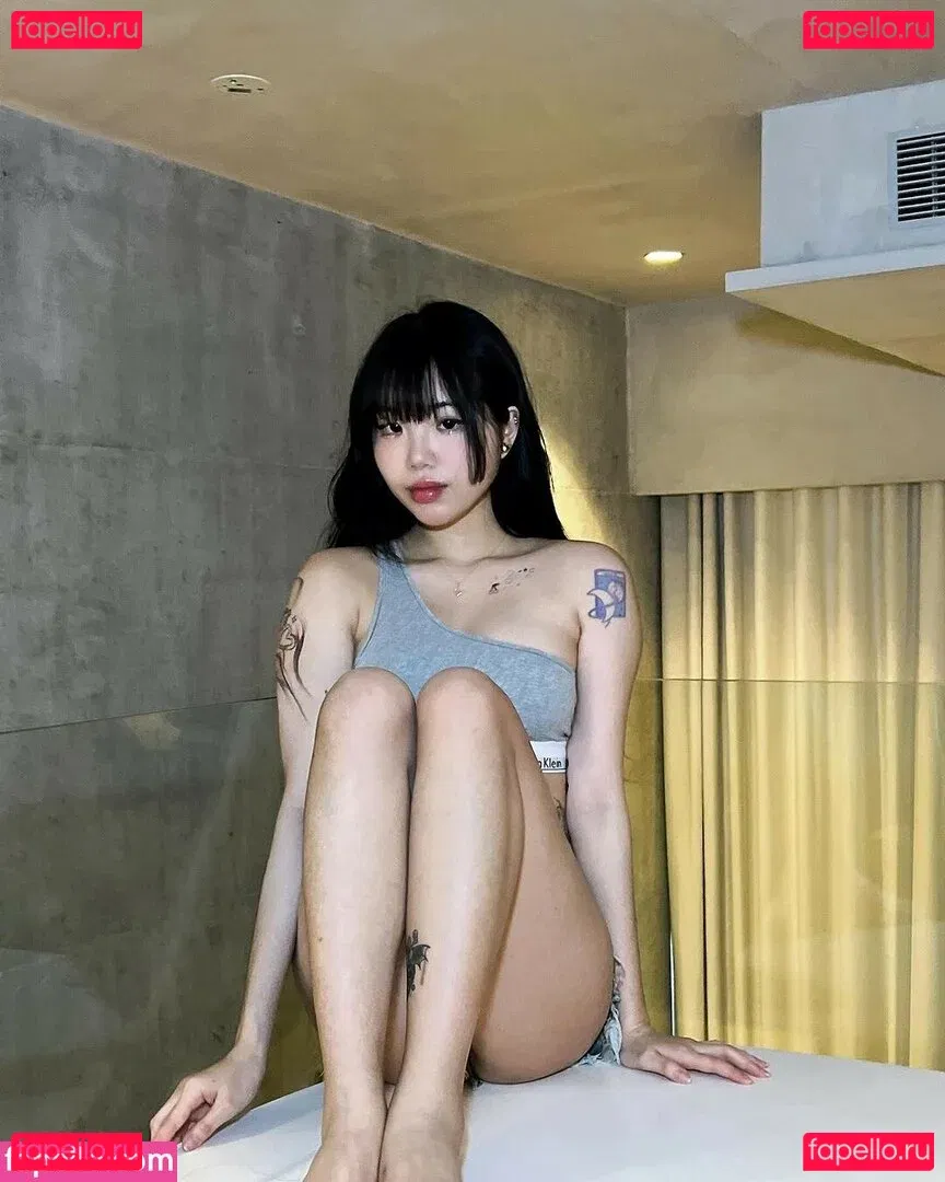 holo.saxual Onlyfans Photo Gallery 