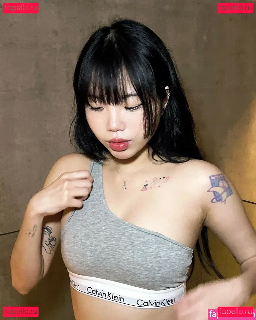 holo.saxual Onlyfans Photo Gallery 