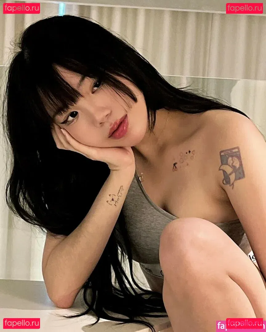 holo.saxual Onlyfans Photo Gallery 