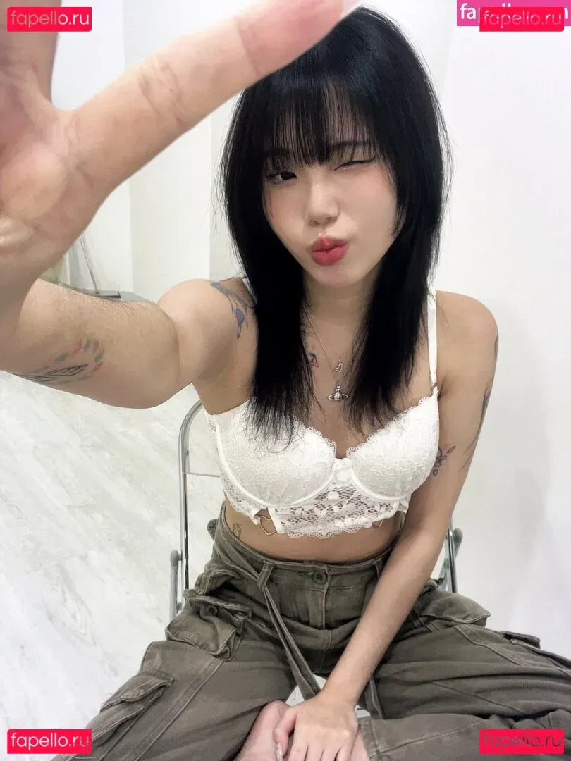 holo.saxual Onlyfans Photo Gallery 