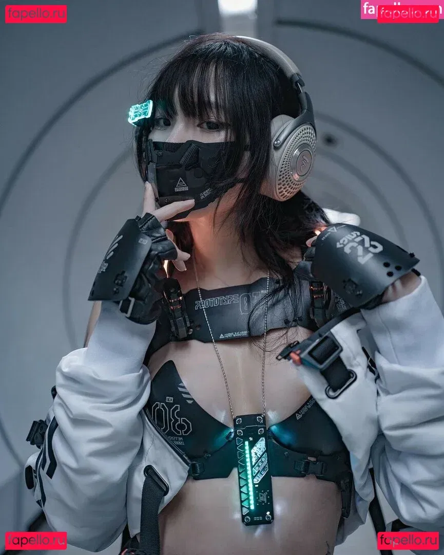 holo.saxual Onlyfans Photo Gallery 