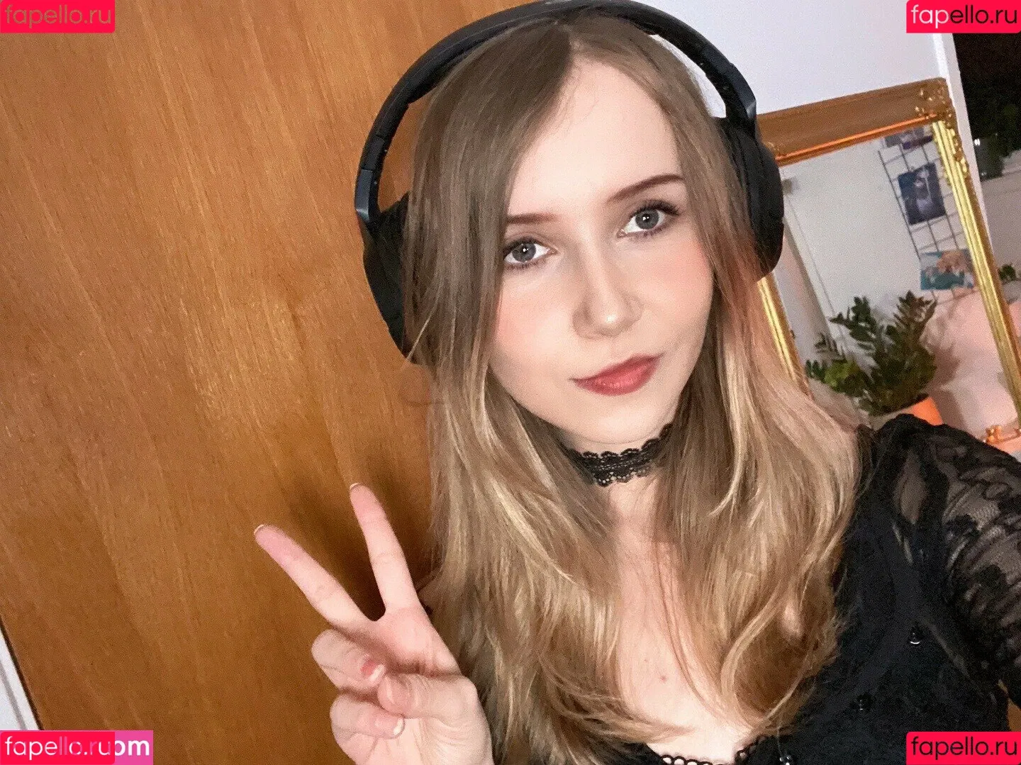 Apollolol Onlyfans Photo Gallery 
