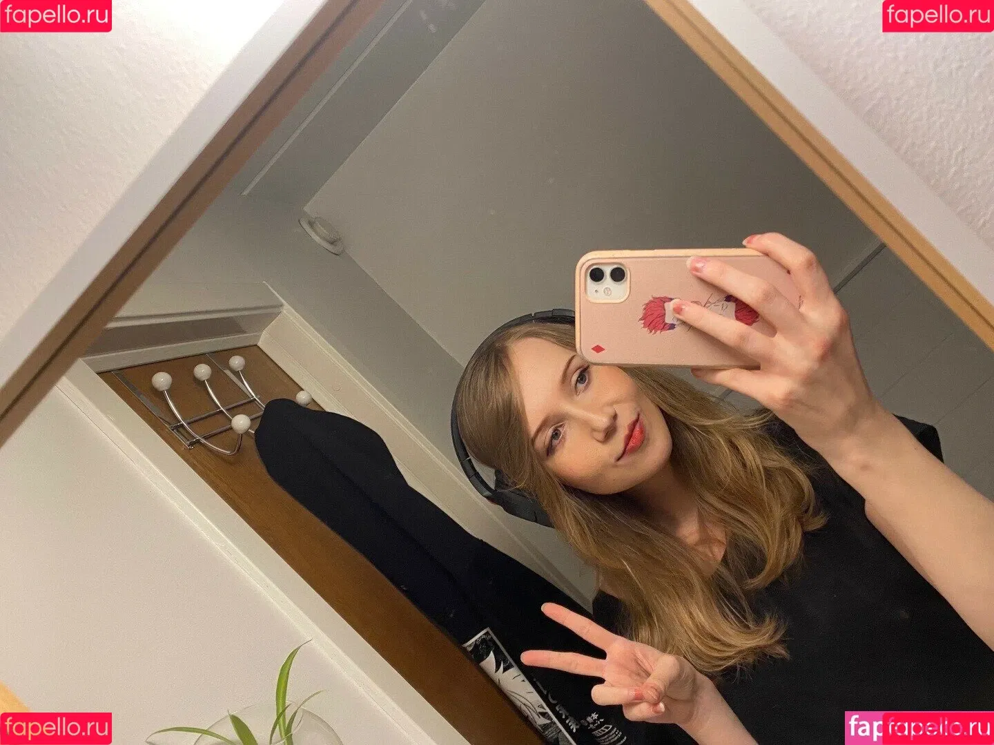 Apollolol Onlyfans Photo Gallery 