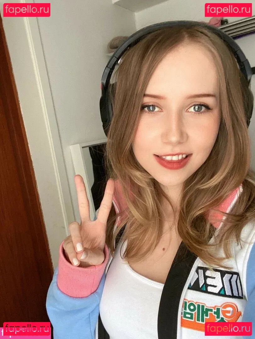 Apollolol Onlyfans Photo Gallery 