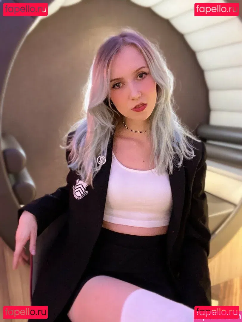 Apollolol Onlyfans Photo Gallery 