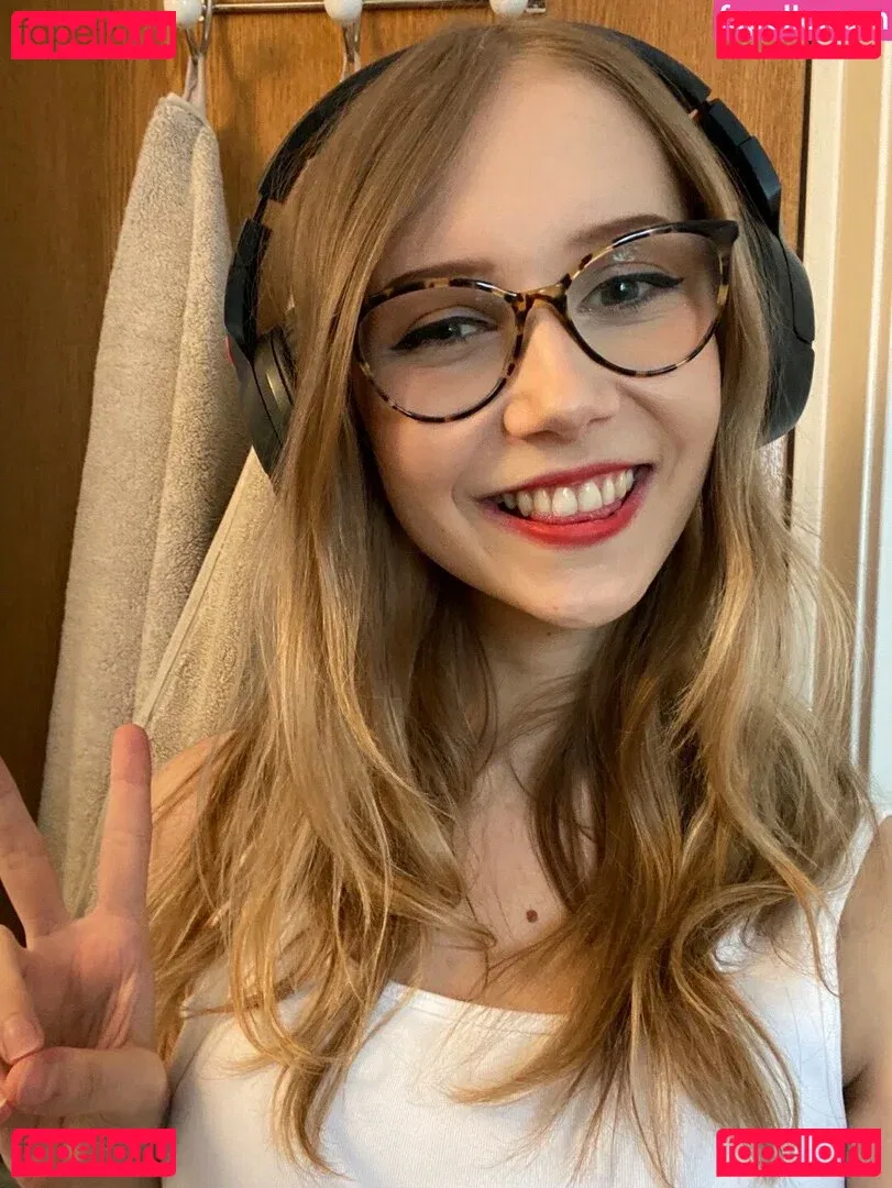 Apollolol Onlyfans Photo Gallery 