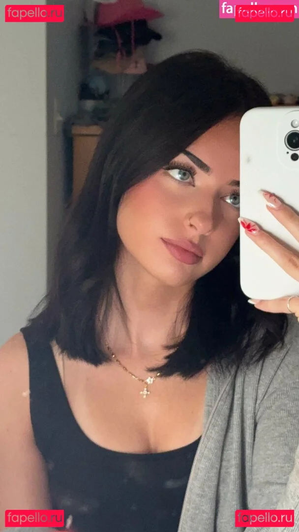 Lily Weber Onlyfans Photo Gallery 