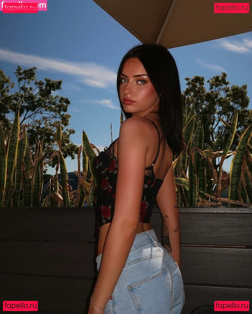 Lily Weber Onlyfans Photo Gallery 