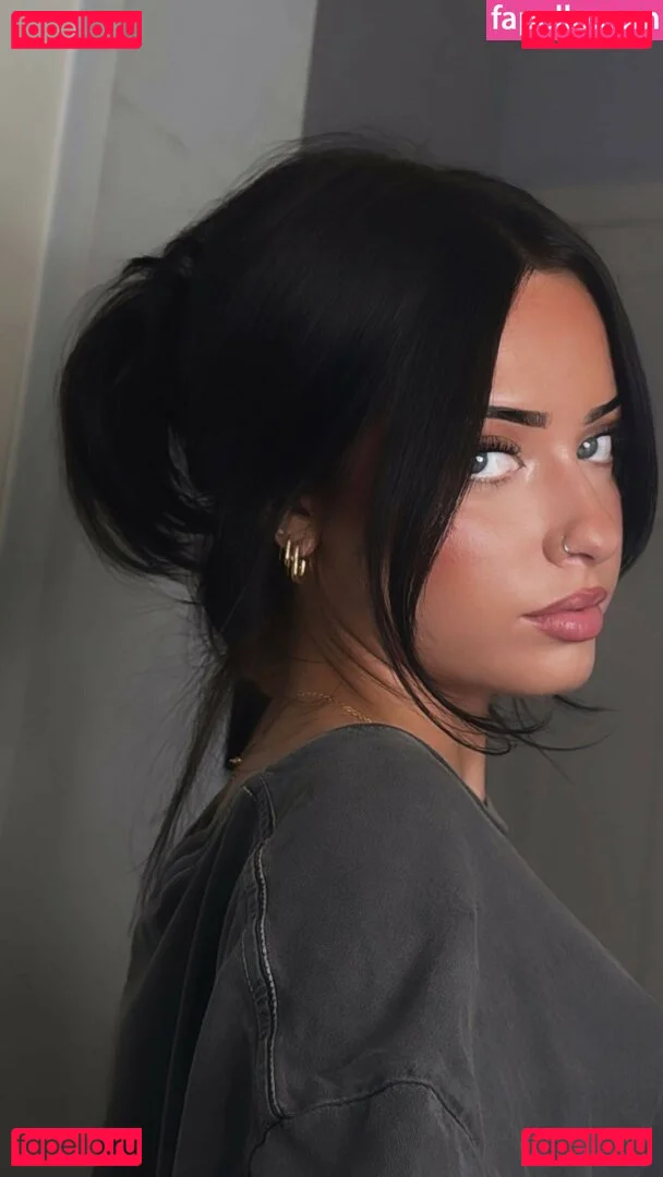 Lily Weber Onlyfans Photo Gallery 