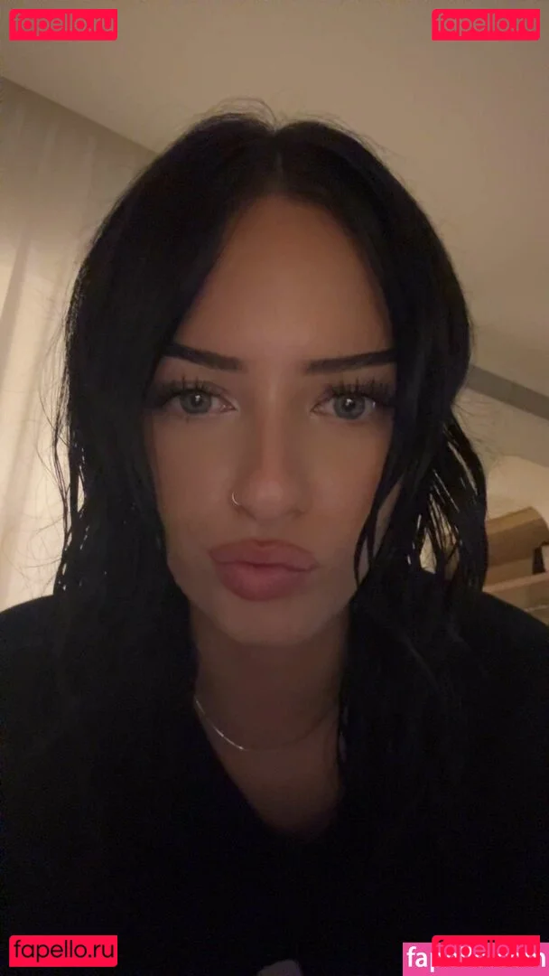 Lily Weber Onlyfans Photo Gallery 