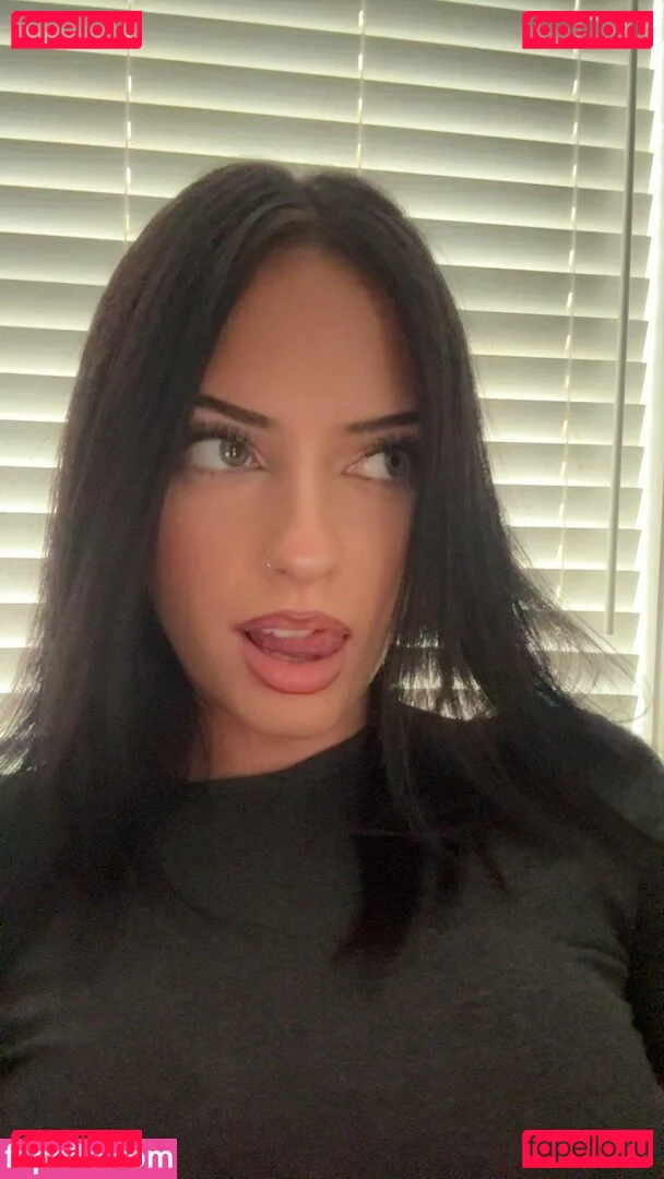 Lily Weber Onlyfans Photo Gallery 