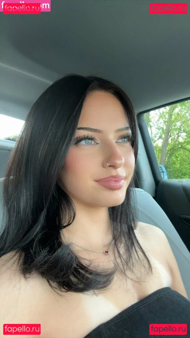 Lily Weber Onlyfans Photo Gallery 