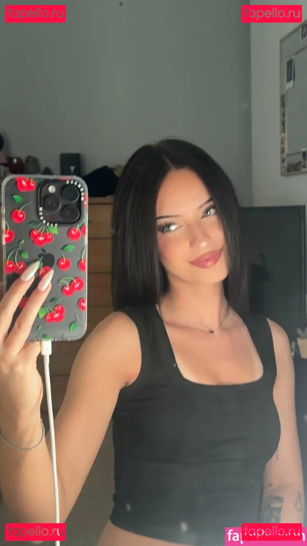 Lily Weber Onlyfans Photo Gallery 