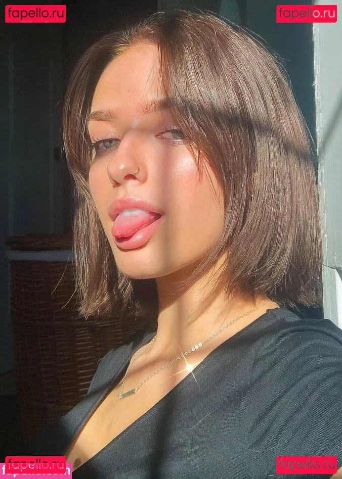 Lily Weber Onlyfans Photo Gallery 