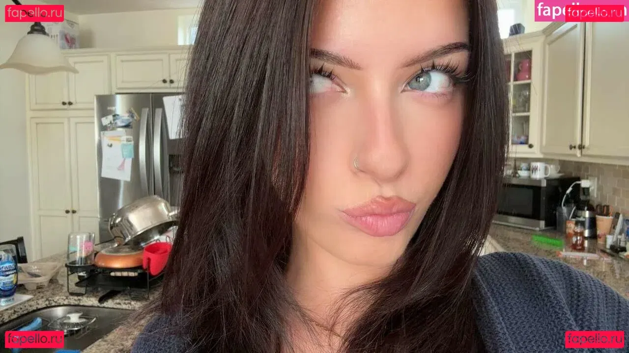 Lily Weber Onlyfans Photo Gallery 