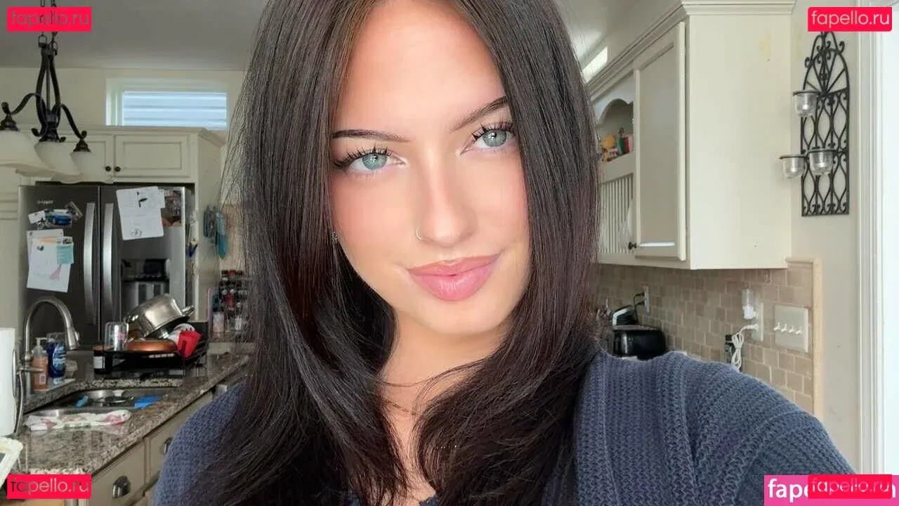 Lily Weber Onlyfans Photo Gallery 