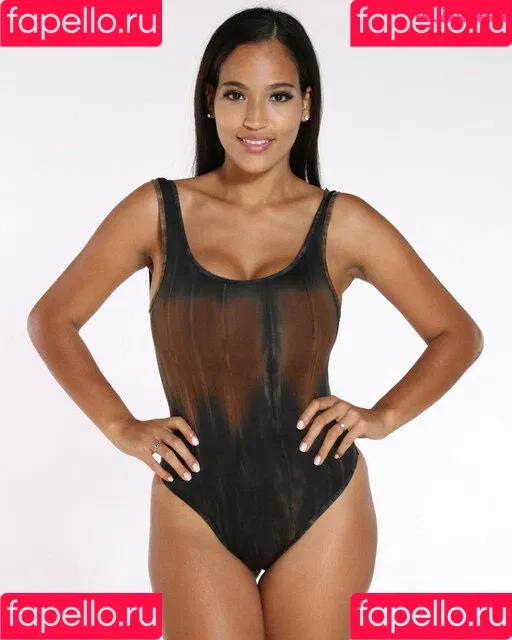 Jinna Cabrera Onlyfans Photo Gallery 