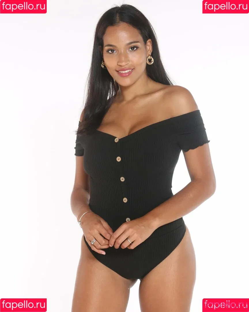 Jinna Cabrera Onlyfans Photo Gallery 